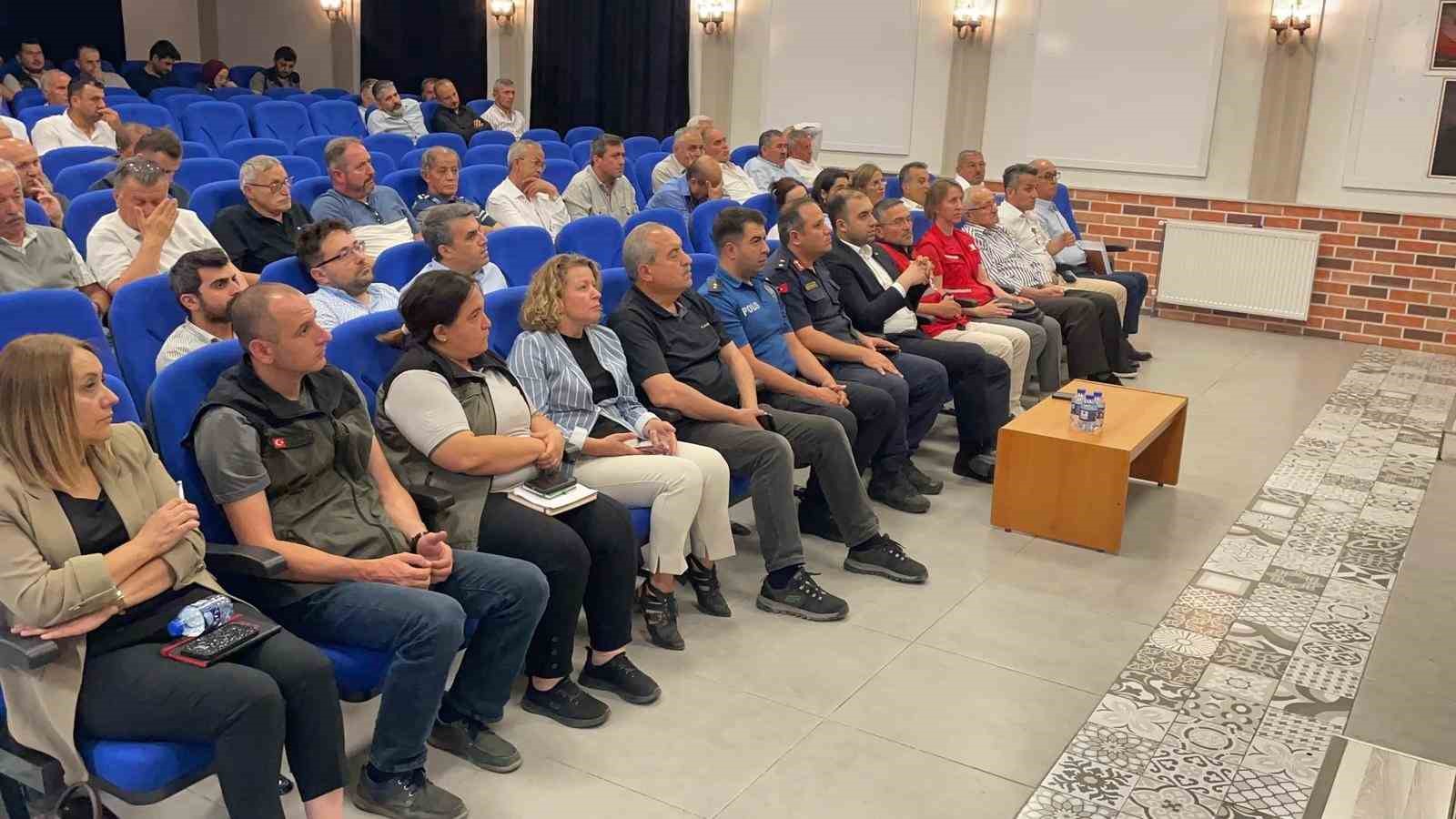 Köy ve mahalle muhtarlarına ilkyardım eğitimi verildi 