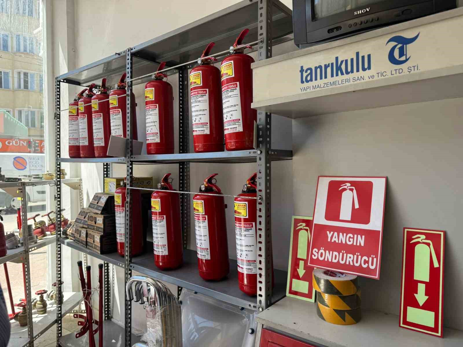 Orman yangınlarından sonra yangın tüplerine talep arttı 