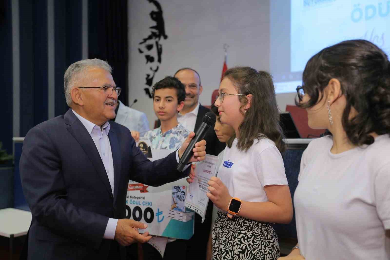 Büyükşehir’de kitap okuma rüzgarı esti 