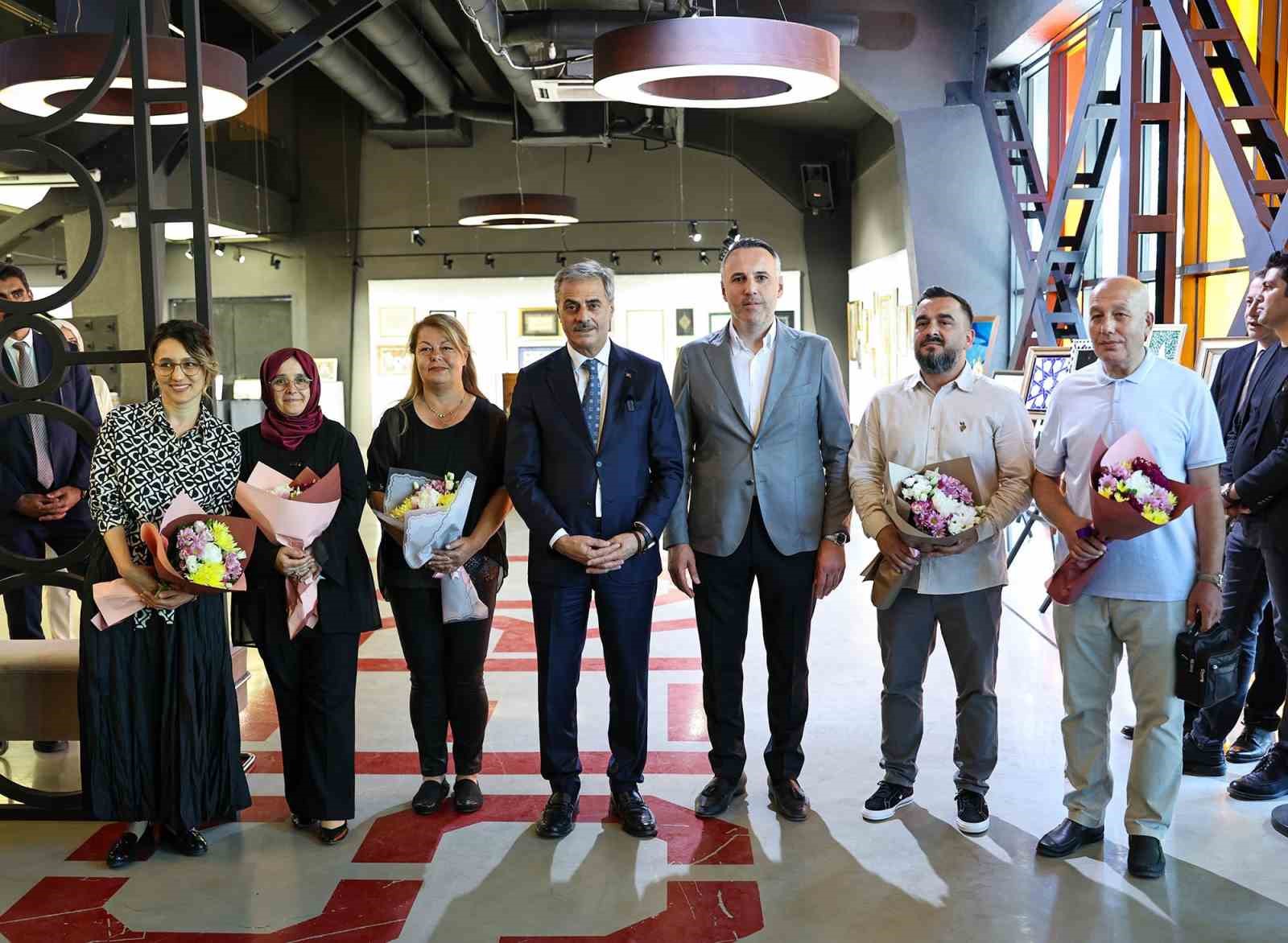 Sakarya Büyükşehir’in sanatçılarından şölen gibi sergi 