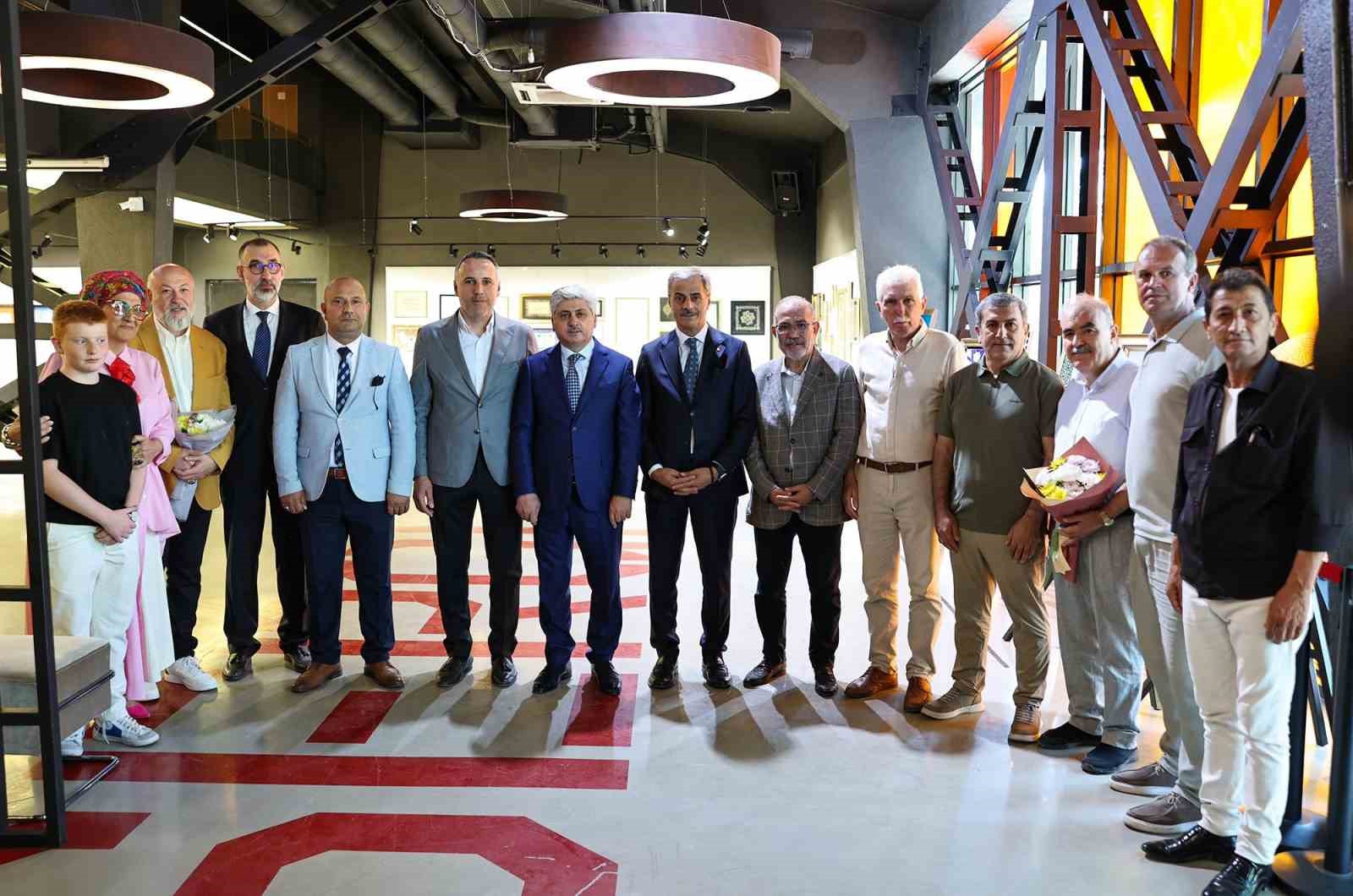 Sakarya Büyükşehir’in sanatçılarından şölen gibi sergi 