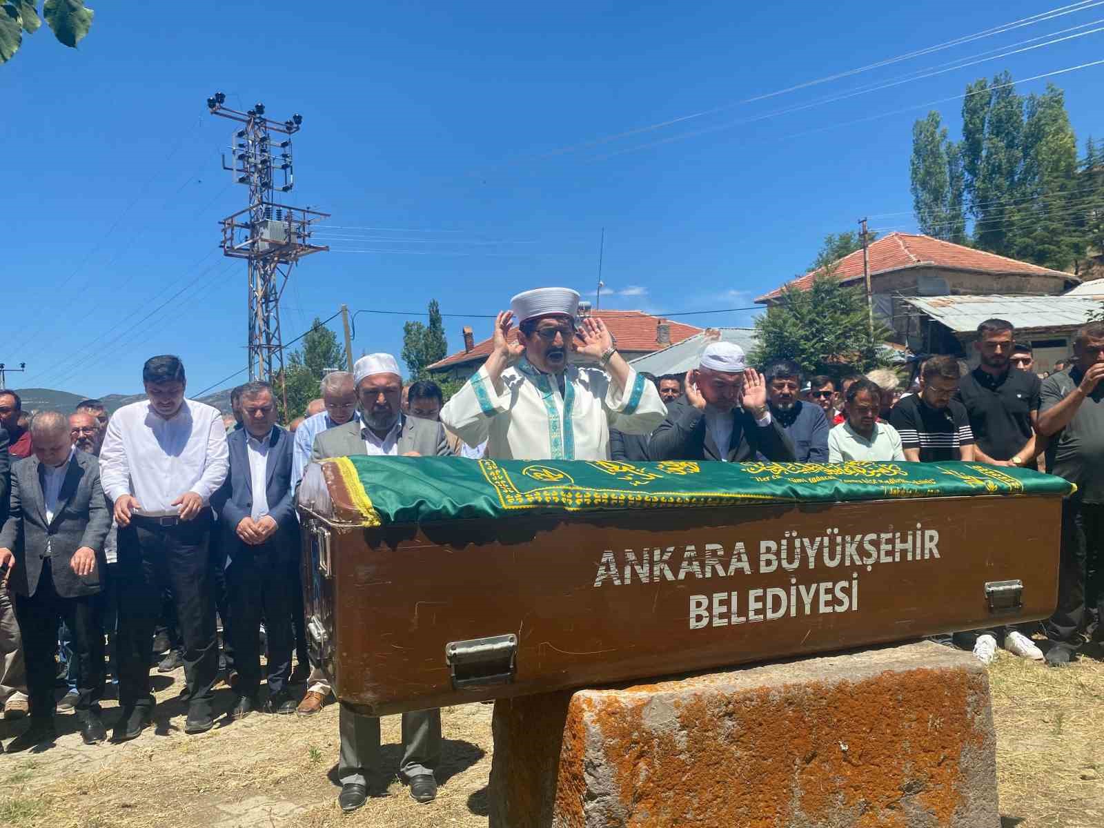Ankara’da 15 Temmuz şehidinin babası defnedildi 