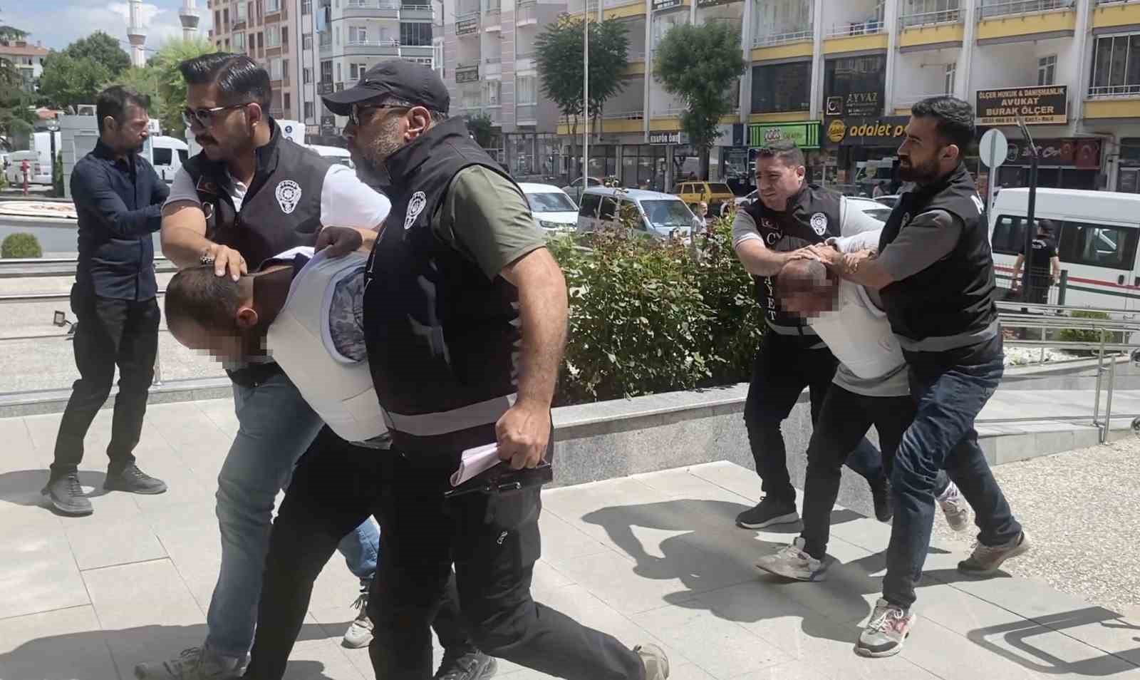 Cesedi gömülü halde bulunan şahsın cinayet zanlıları adliyeye sevk edildi 