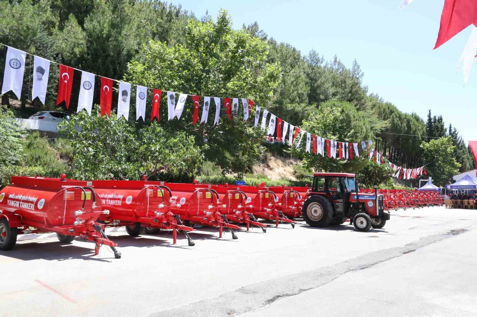 Muğla Büyükşehir’den kırsal mahallelere 25 yangın tankeri 