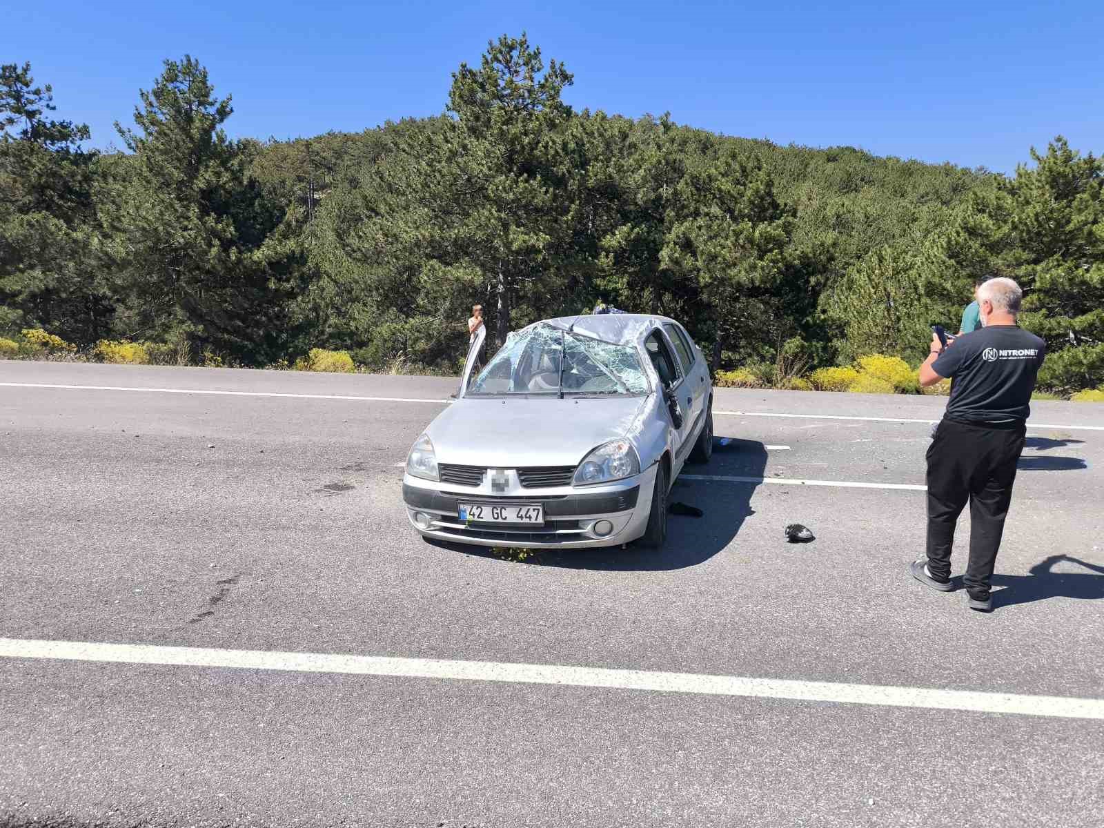 Tavşanlı’da otomobil takla attı: 3 yaralı 