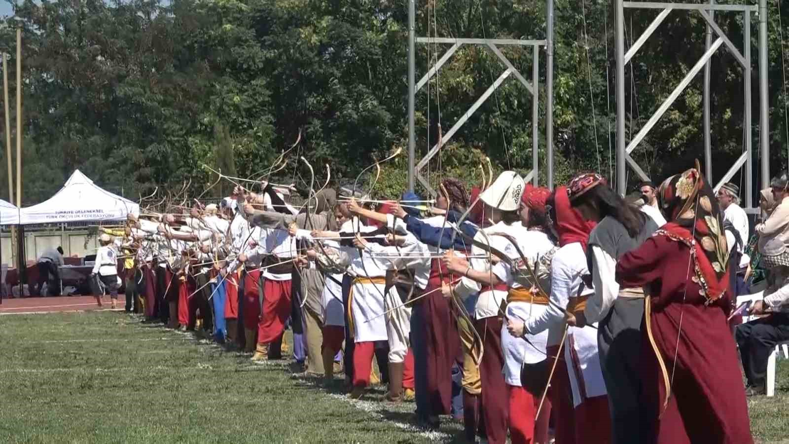 Geleneksel Türk Okçuluğu kemankeşleri Bursa’da hedefe kitlendi 