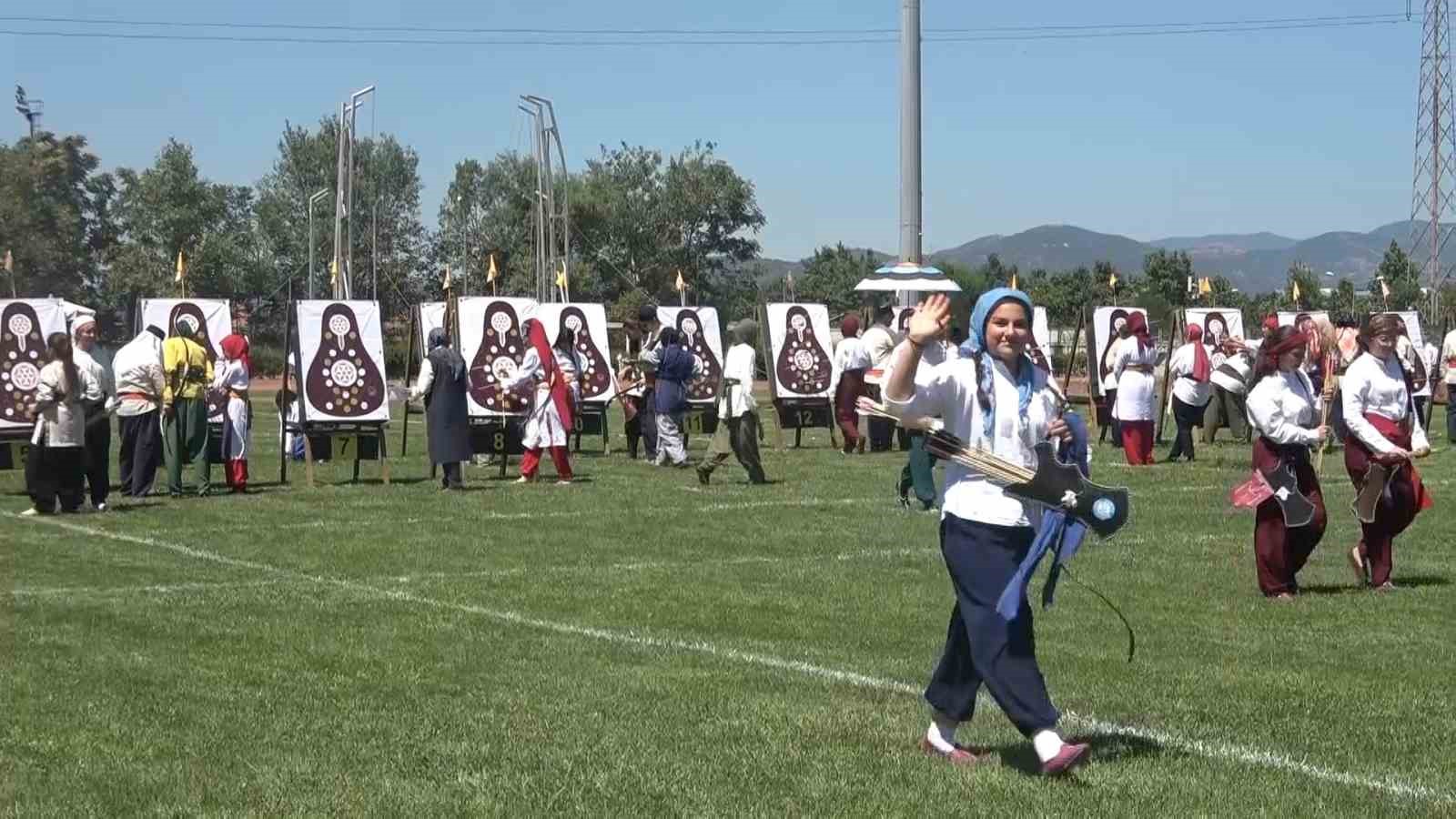 Geleneksel Türk Okçuluğu kemankeşleri Bursa’da hedefe kitlendi 