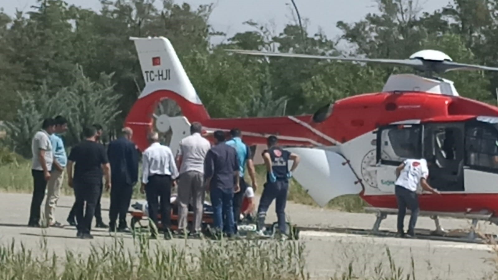 70 yaşındaki hasta ambulans helikopter ile Van’a getirildi 