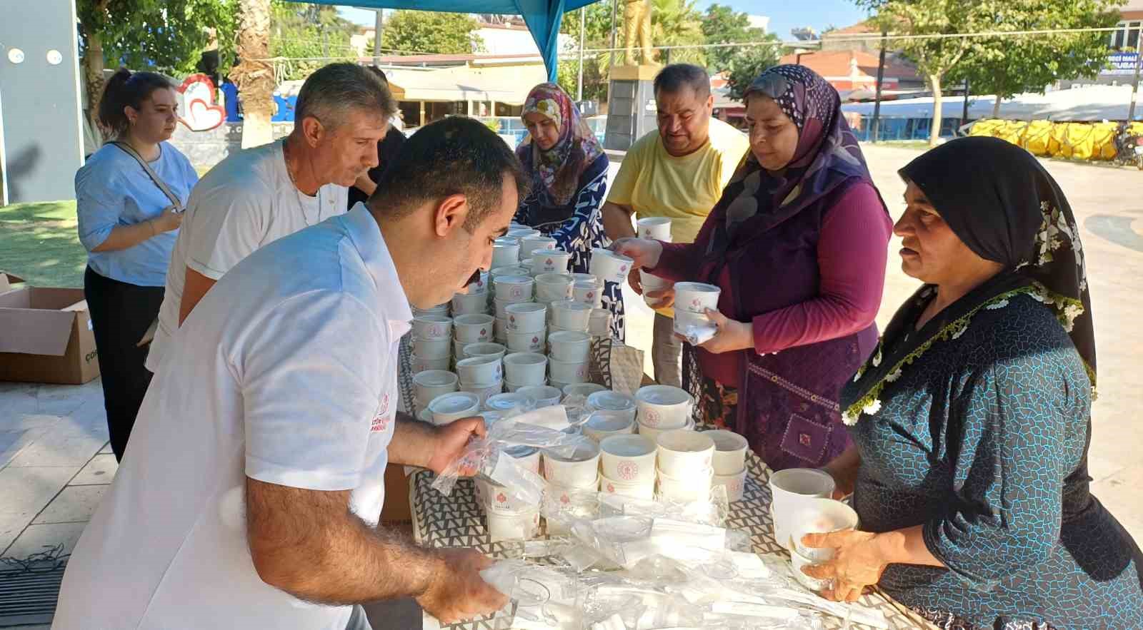 Köşk’te aşure hayrı etkinliğine yoğun ilgi 
