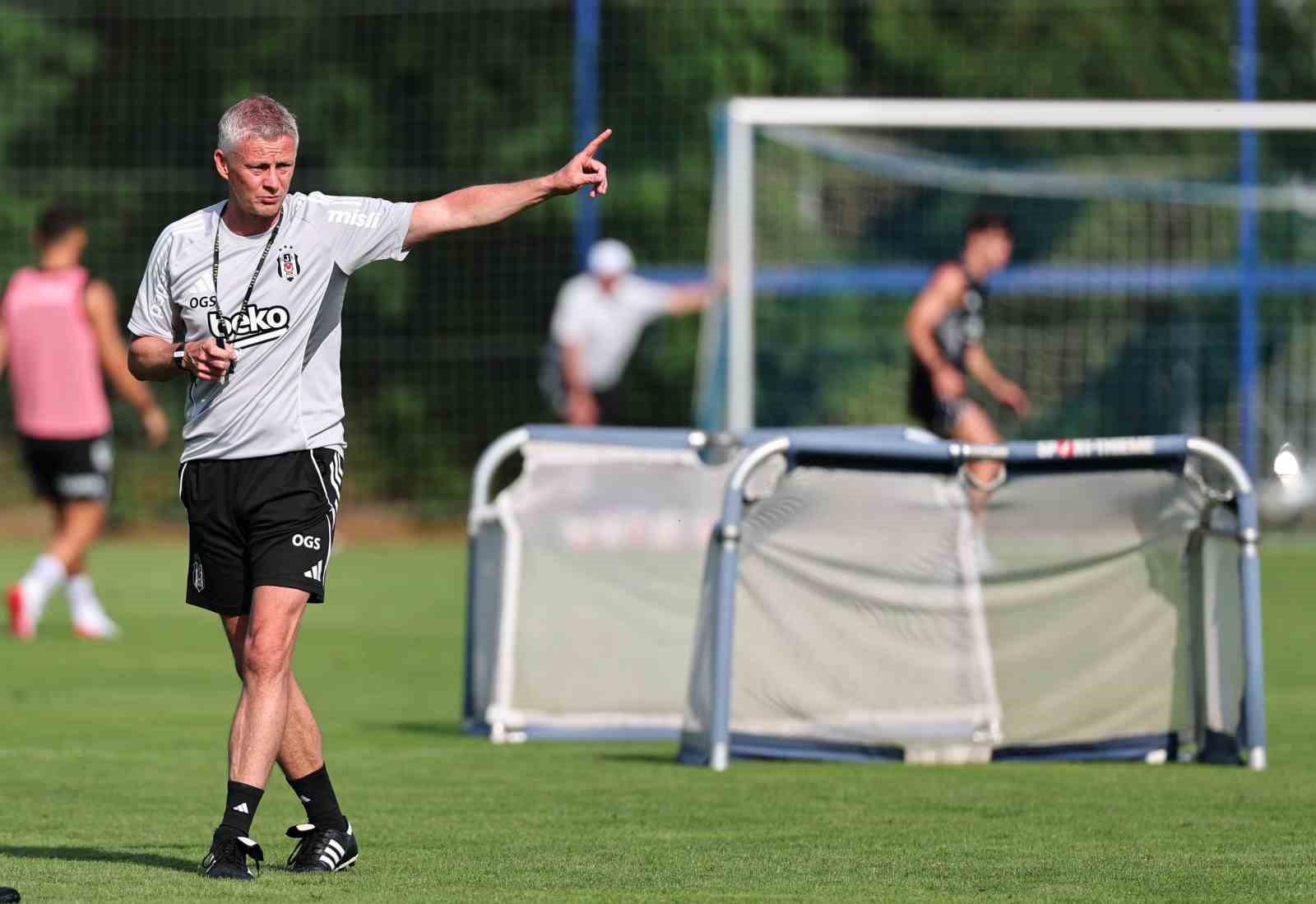Beşiktaş günü çift antrenmanla tamamladı 