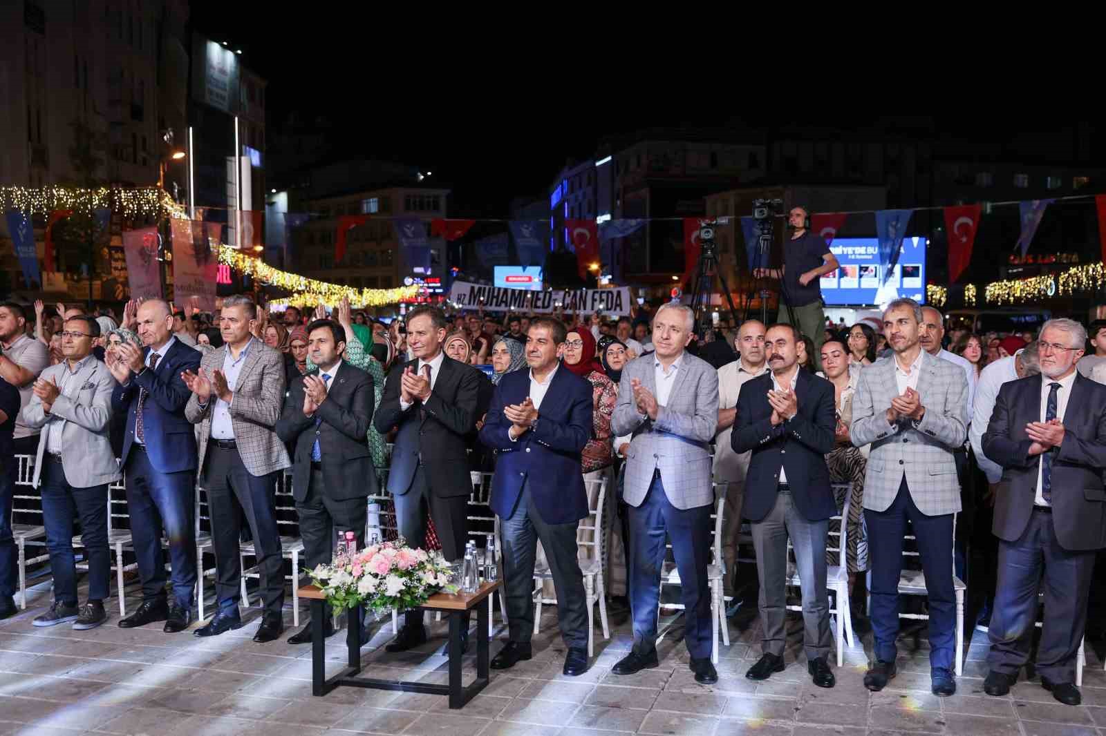 Esenler’de Peygamber Efendimiz için düzenlenen Naat Gecesi’ne yoğun ilgi 
