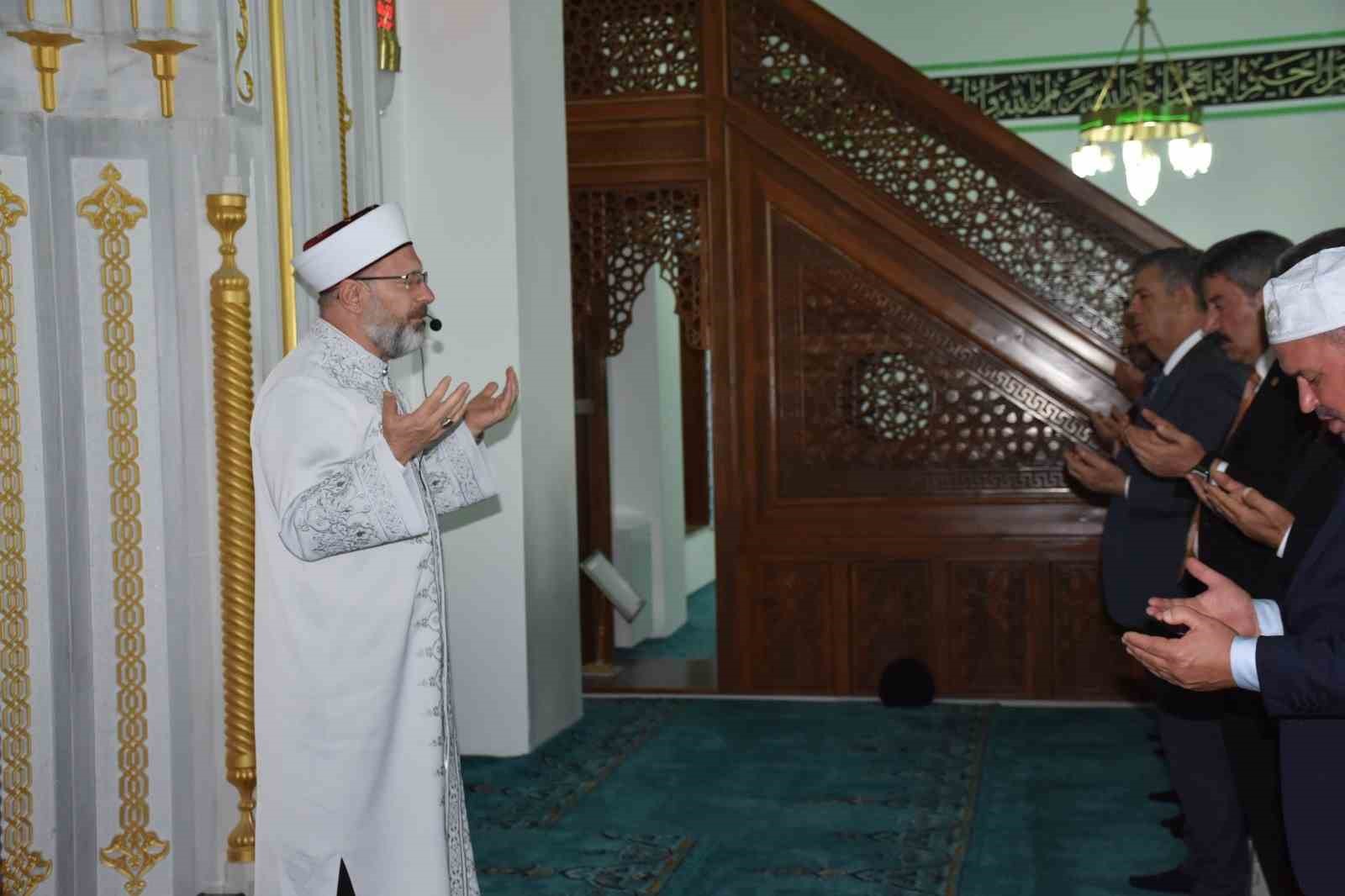 Diyanet İşleri Başkanı Erbaş’tan orman yangınları için dua 