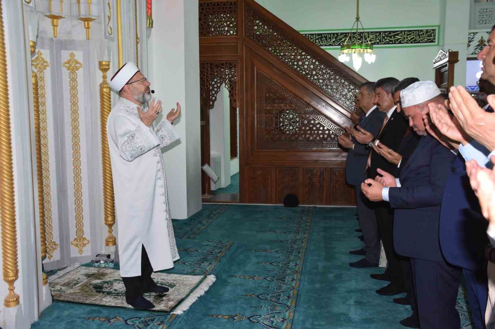 Diyanet İşleri Başkanı Erbaş’tan orman yangınları için dua 