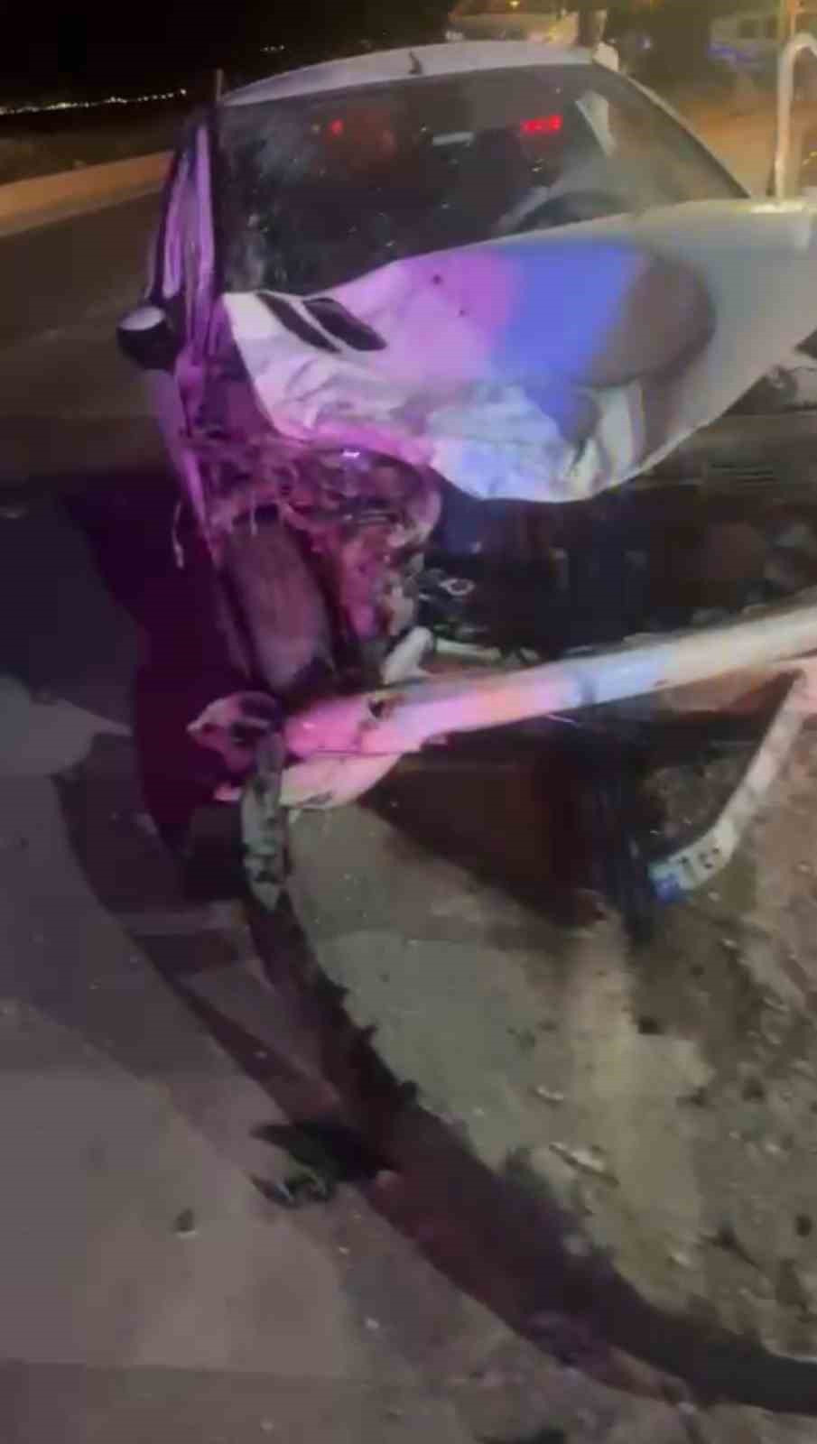 Hatay’da iki otomobil çarpıştı: 2 yaralı 