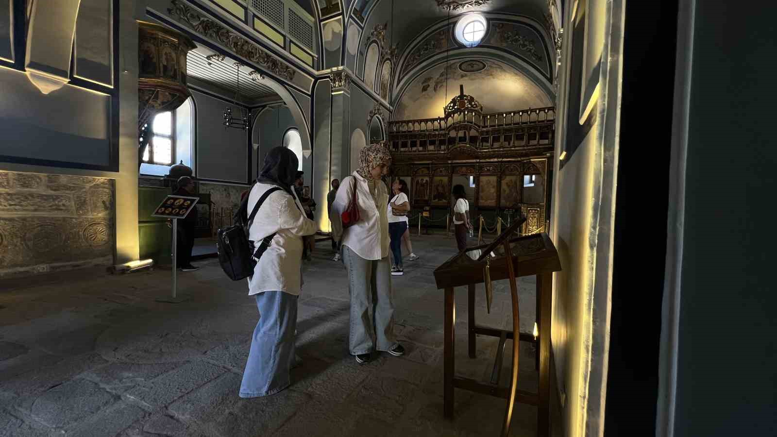 Bin 700 yıldır ayakta olan kilise, müze olarak ziyaretçilerini ağırlıyor 