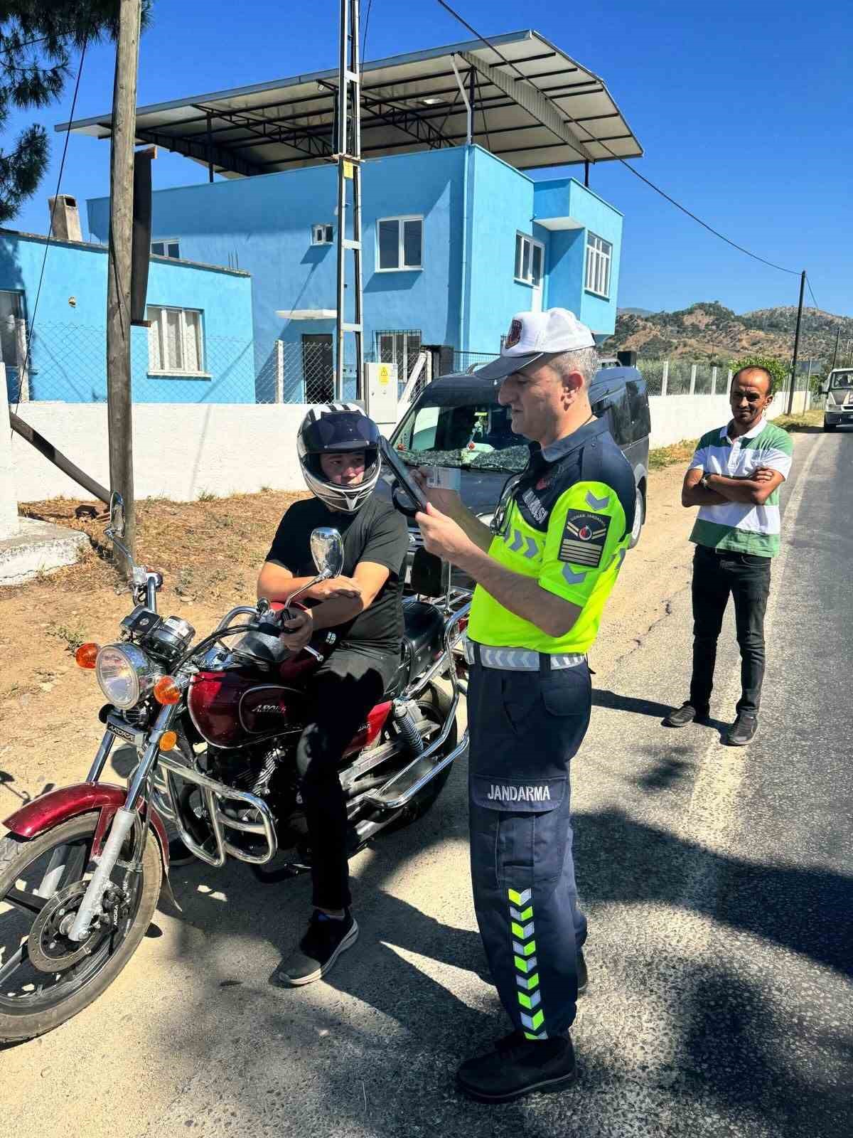 Köşk’te jandarma ekiplerinden şok trafik uygulaması 
