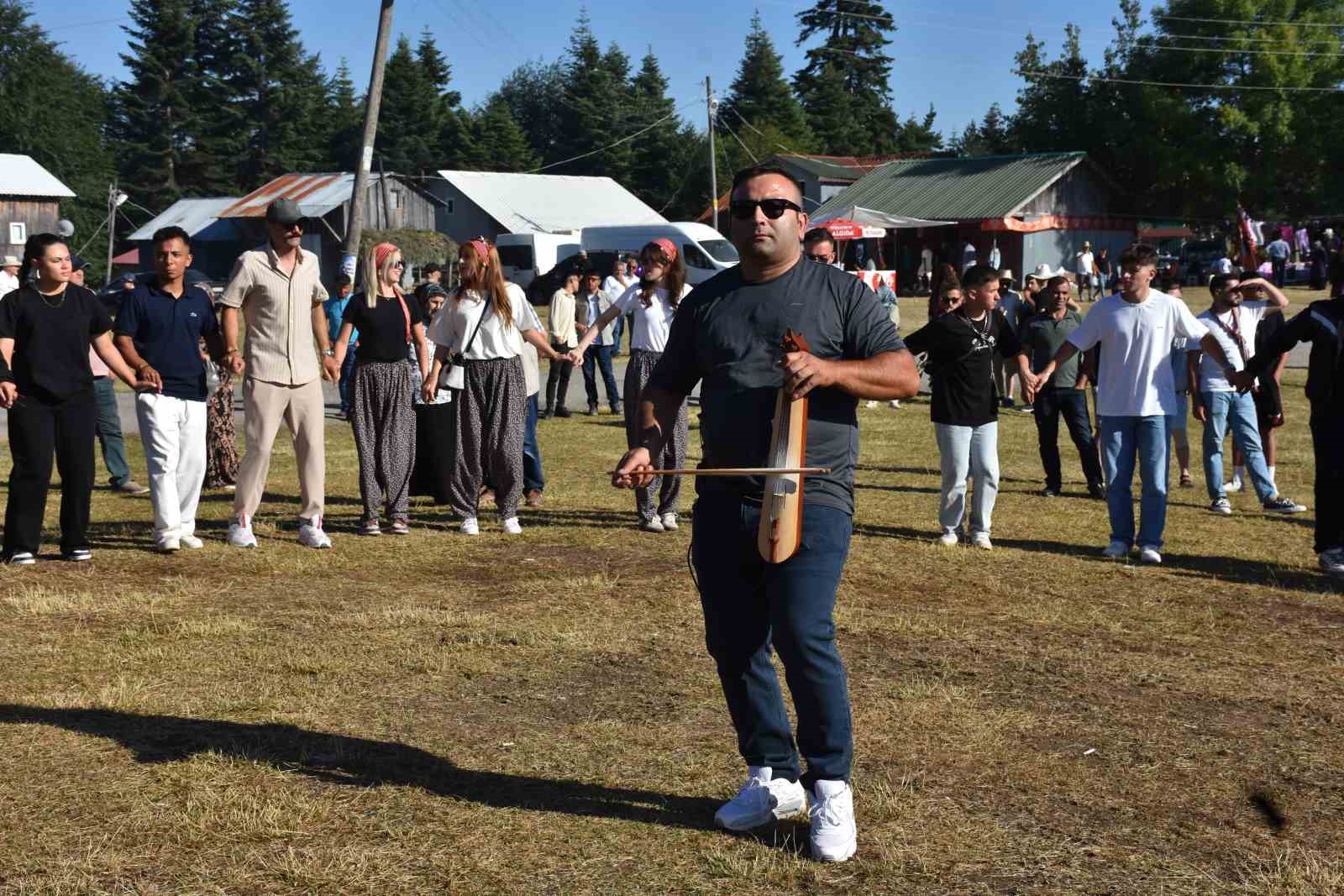 Sakarya’nın zirvesinde 115 yıllık gelenek bozulmadı 