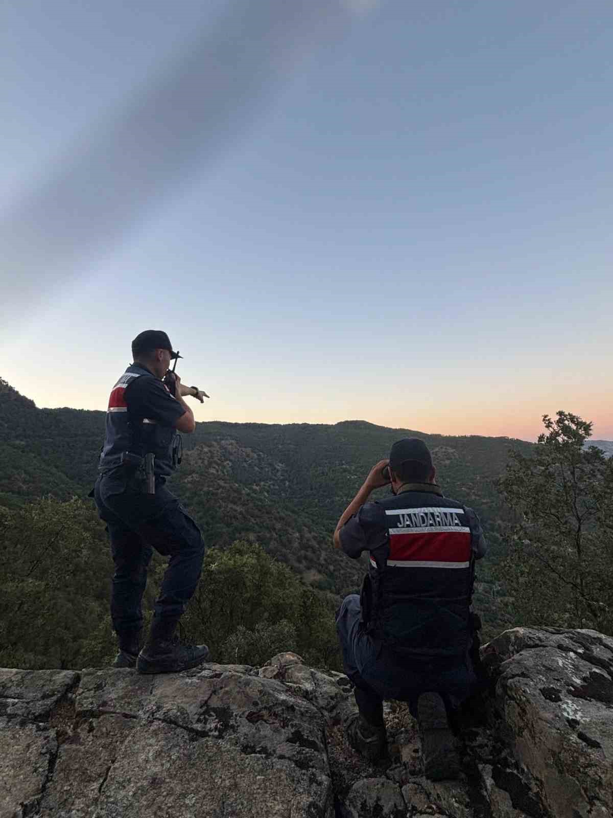 Buharkent’te orman yangınlarına karşı jandarma teyakkuzda 