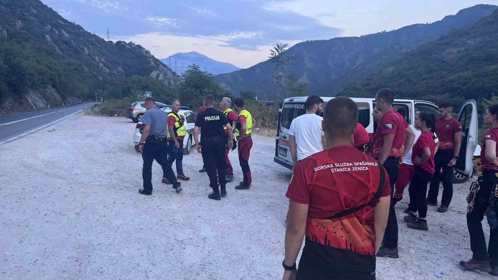 Bosna Hersek’te dağda kaybolan Türk grup son anda kurtarıldı 
