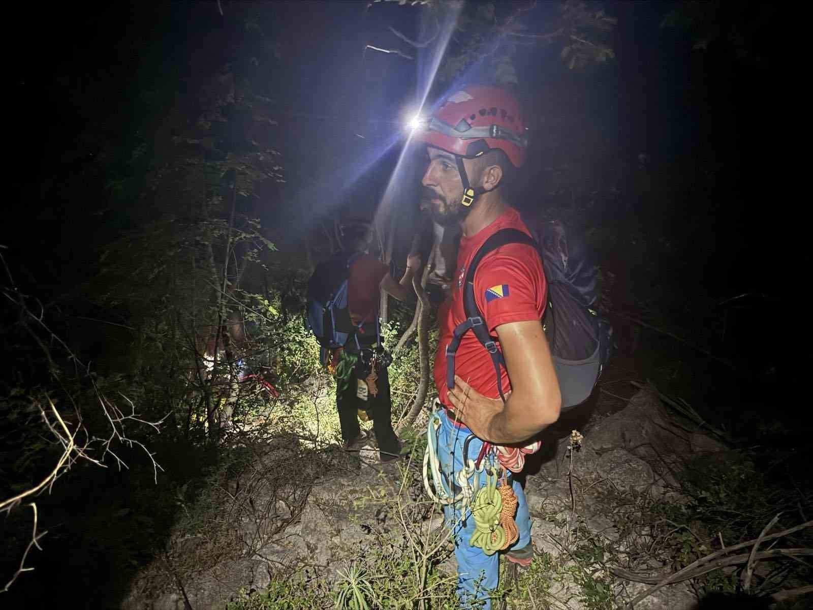 Bosna Hersek’te dağda kaybolan Türk grup son anda kurtarıldı 