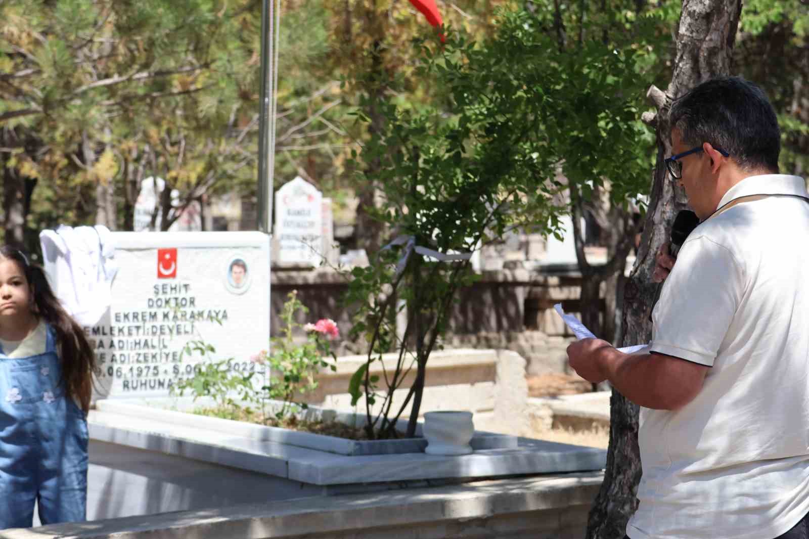 Şehit Dr. Ekrem Karakaya dualarla anıldı 