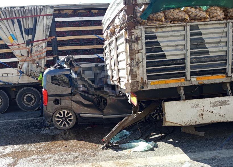 Mersin’de feci kaza: 5 ölü, 1 ağır yaralı 