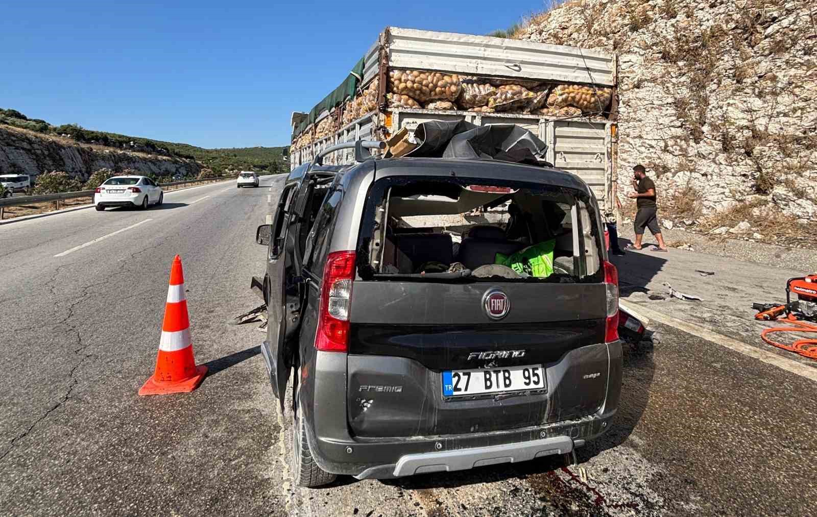 Mersin’de feci kaza: 5 ölü, 1 ağır yaralı 