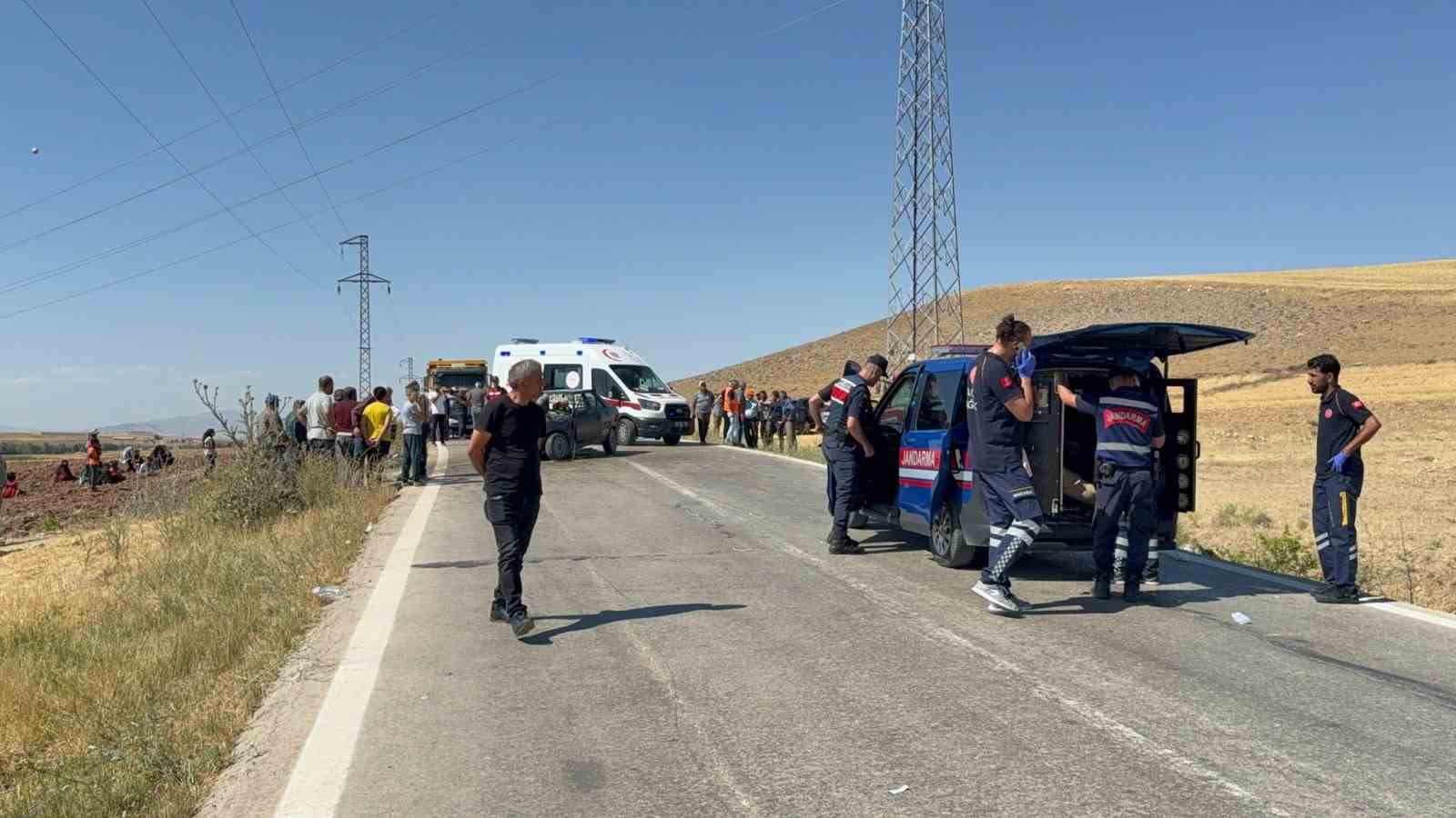 Ankara’da iki araç kafa kafaya çarpıştı: 1 ölü, 4 yaralı 