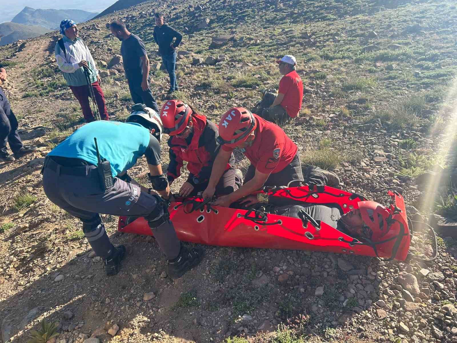Erciyes’te yaralanan 2 dağcıya ulaşıldı