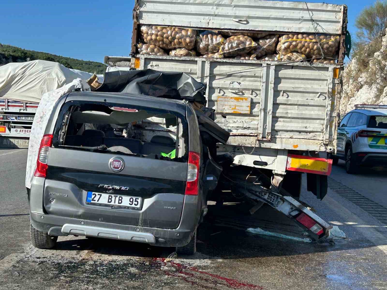 Mersin’deki feci kazada ölen 5 kişinin kimlikleri belirlendi 