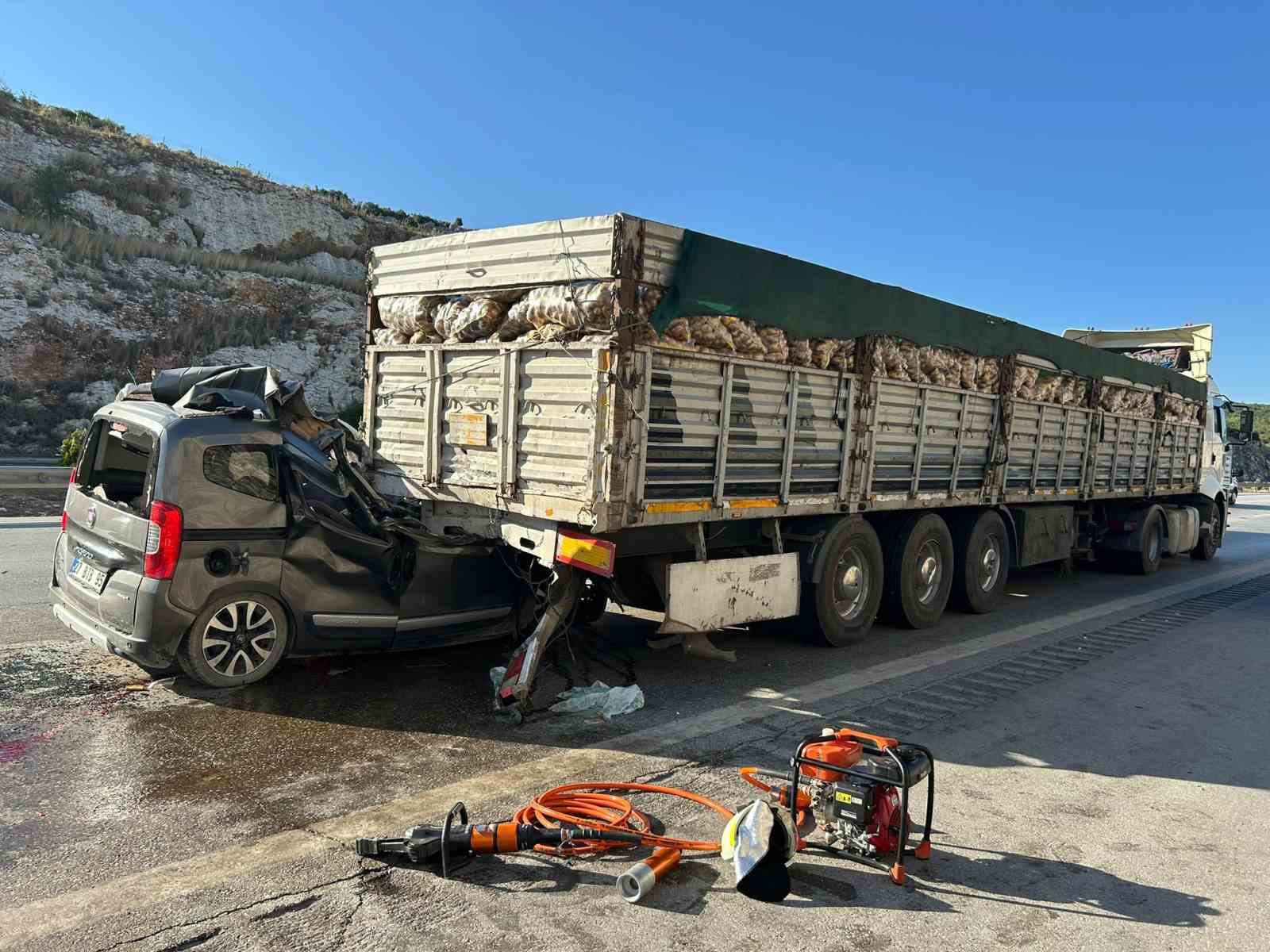 Mersin’deki feci kazada ölen 5 kişinin kimlikleri belirlendi 