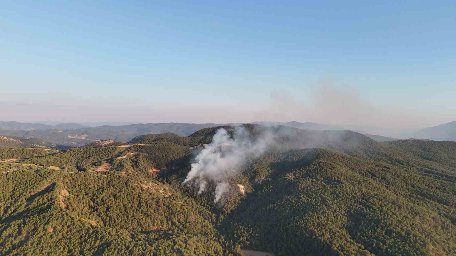 Bolu’daki orman yangını büyük ölçüde kontrol altına alındı: Yangın havadan görüntülendi 