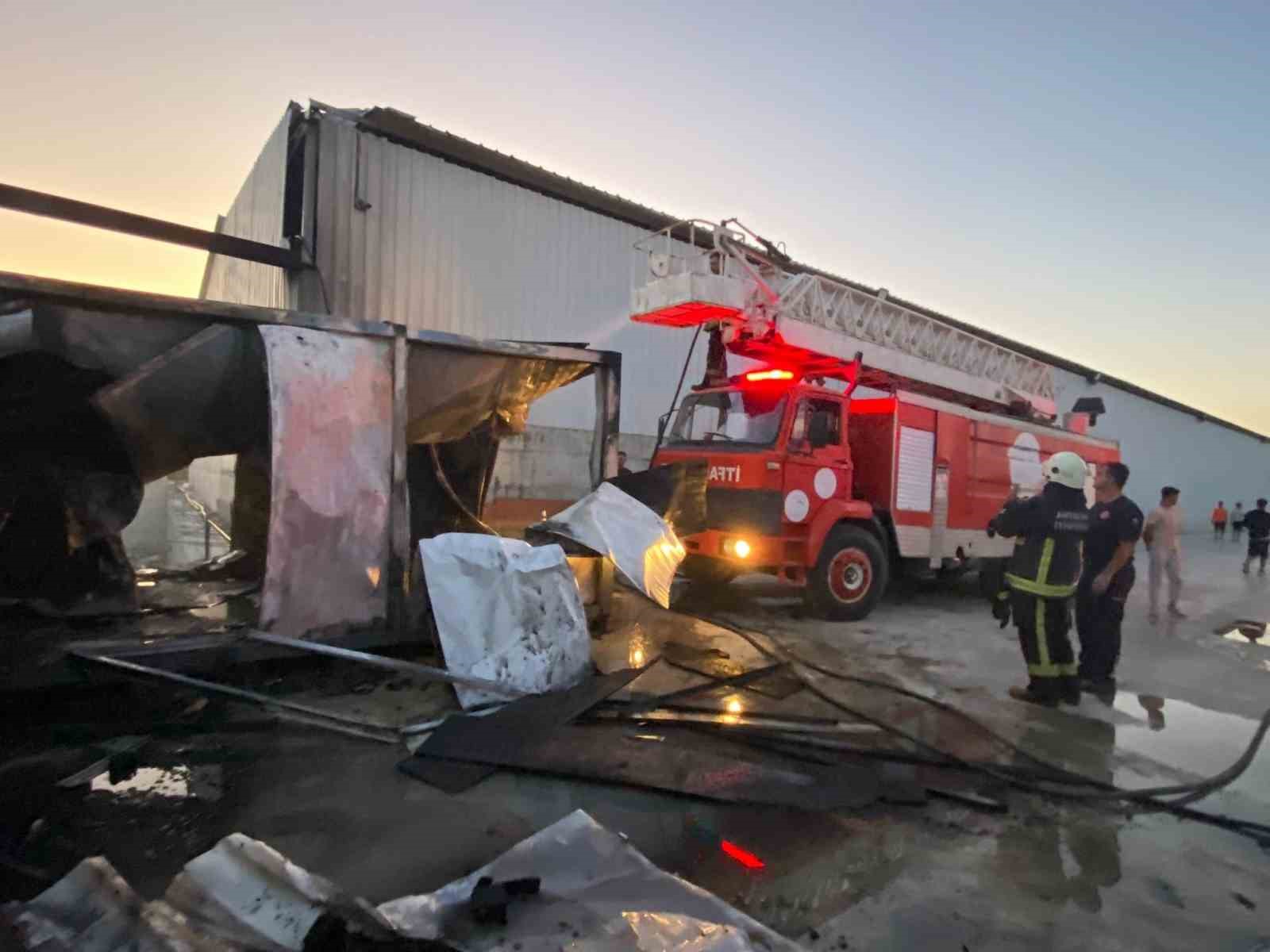 İşçilerin kaldığı konteynerde yangın çıktı