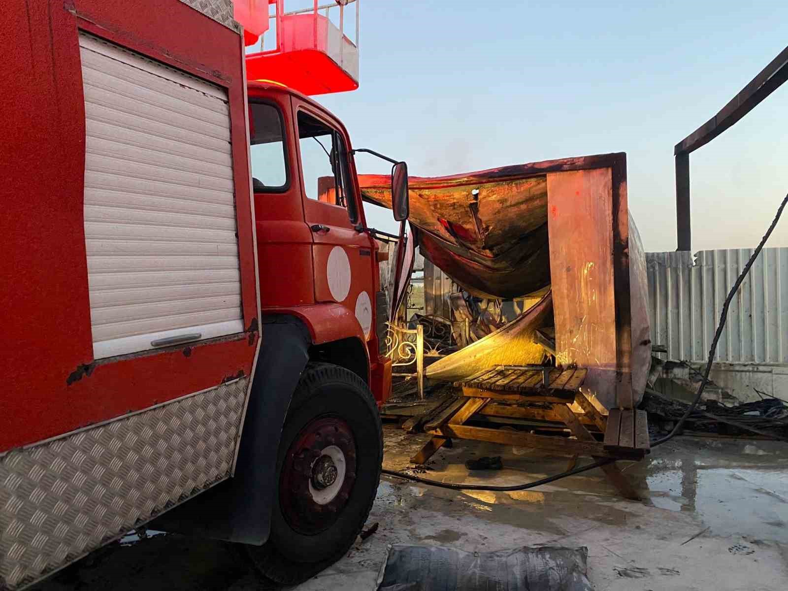 İşçilerin kaldığı konteynerde yangın çıktı 