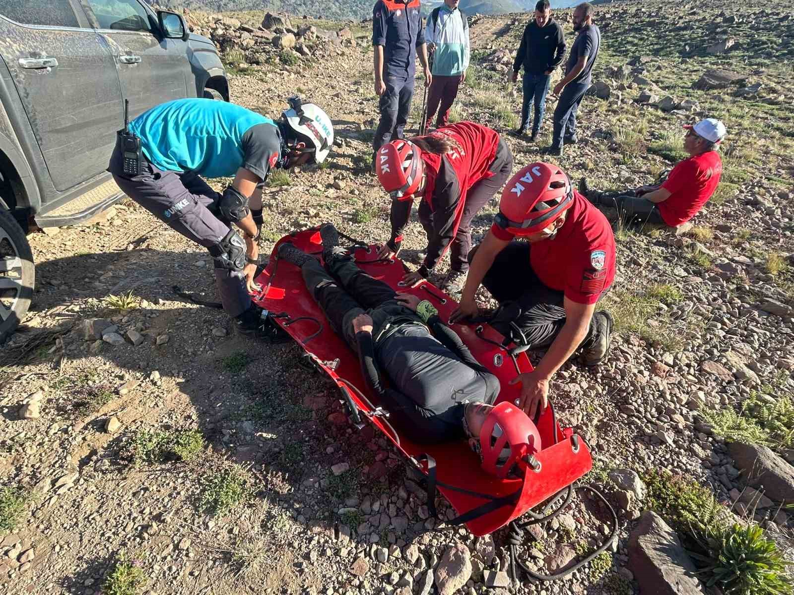 Mahsur kalan dağcılara böyle ulaşıldı 