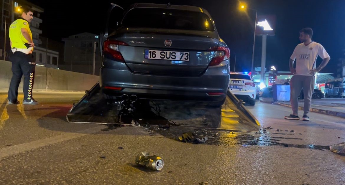 Alkollü sürücü makas atarken kaza yaptı: 2 yaralı 