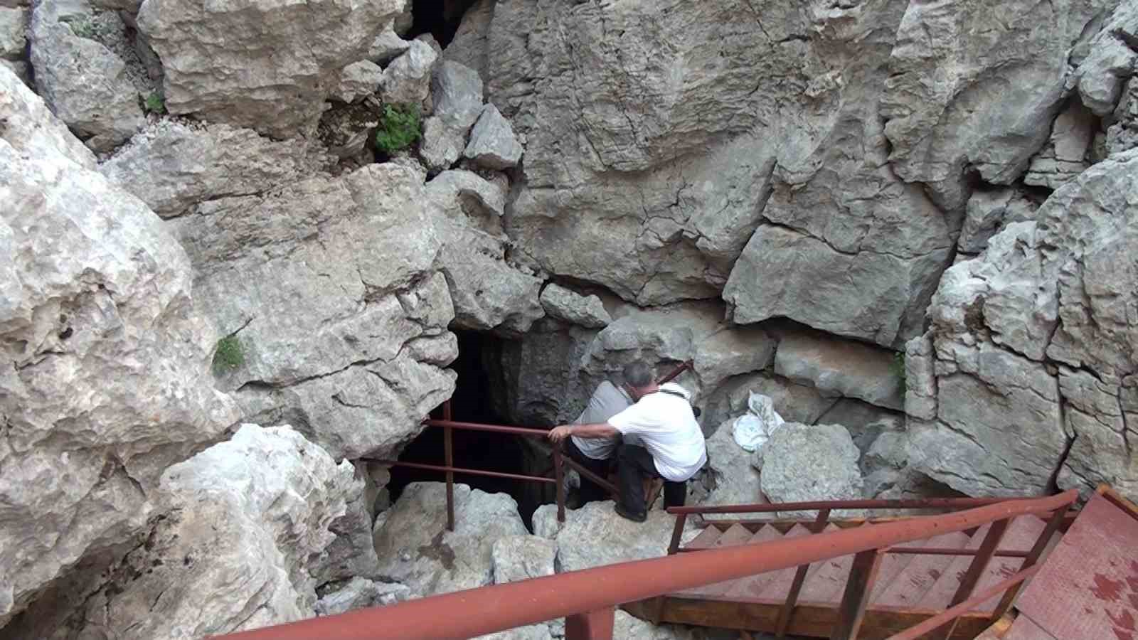Antalya’nın Toros dağlarındaki doğal buzdolabı
