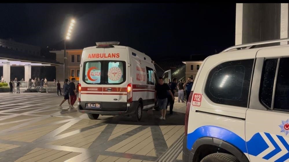 Bursa’da bıçaklı kavga: 14 yaşındaki kız ortalığı savaş alanına çevirdi 