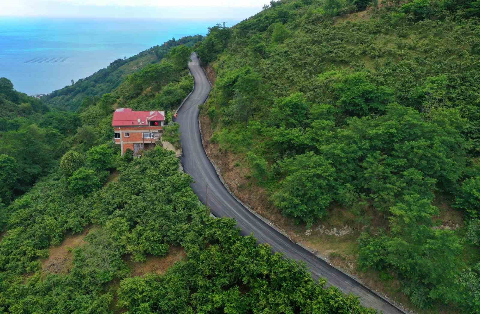 Ordu’nun seyir terasının yolunda sıcak asfalt çalışması 