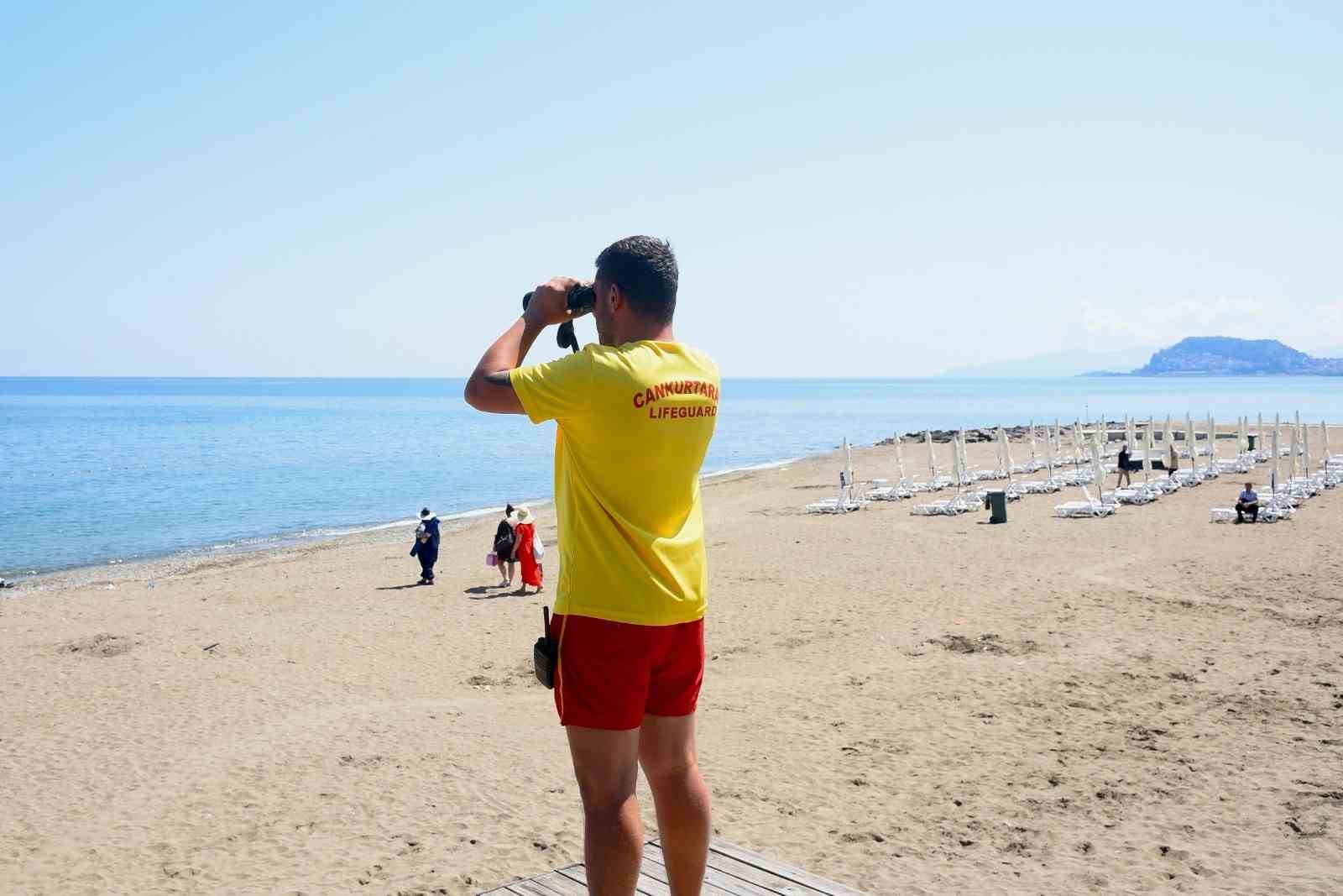 Boğulma vakalarına karşı cankurtaran ekipleri görev başında 