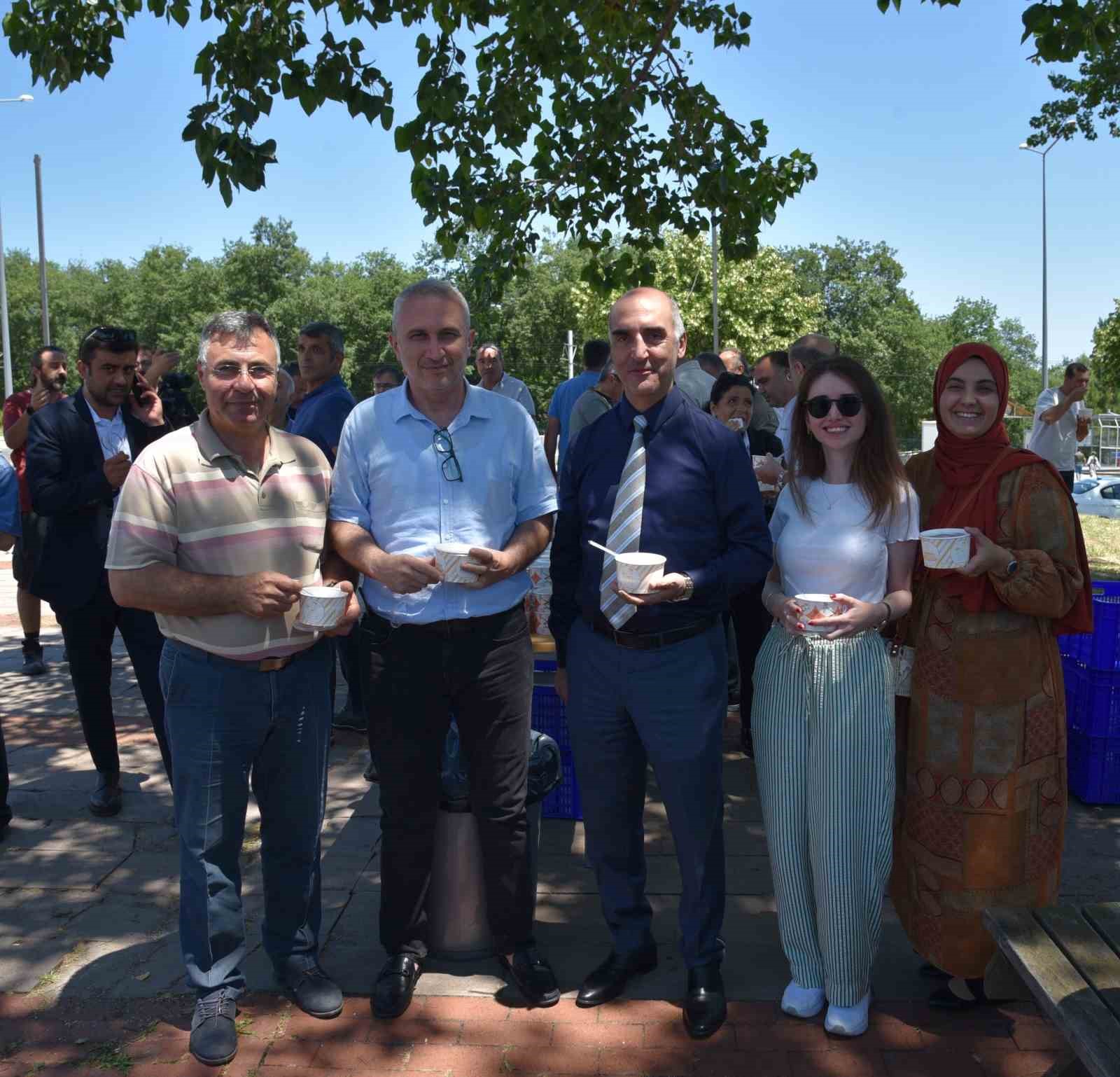 OMÜ Yaşam Merkezi’nde aşure ikramı 