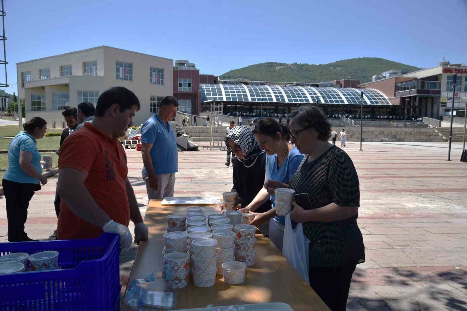 OMÜ Yaşam Merkezi’nde aşure ikramı 