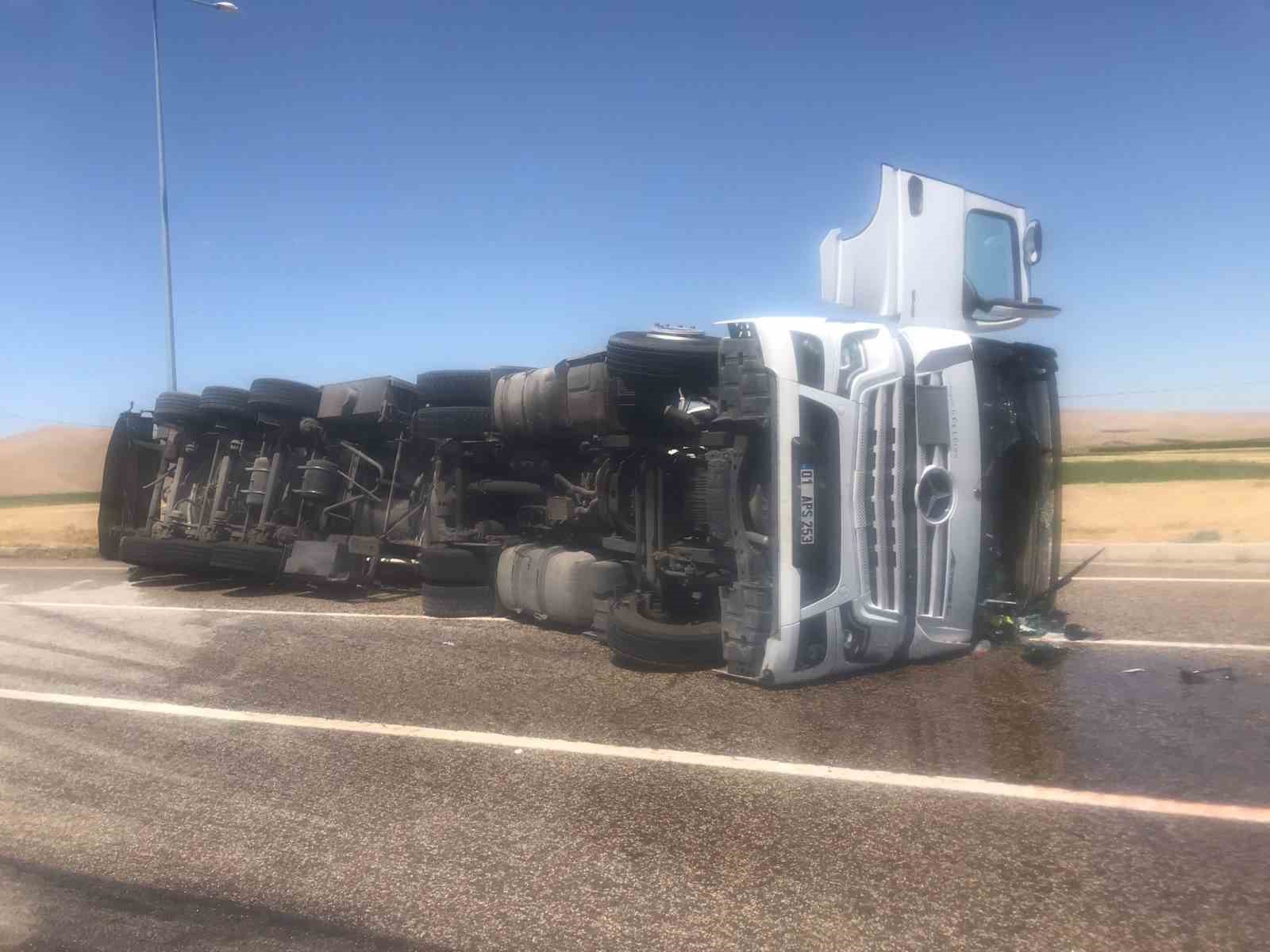 Malatya’da tanker devrildi: 1 kişi yaralandı 