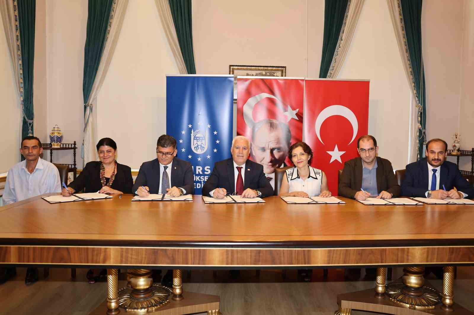 Büyükşehir’de toplu sözleşme için imzalar atıldı 