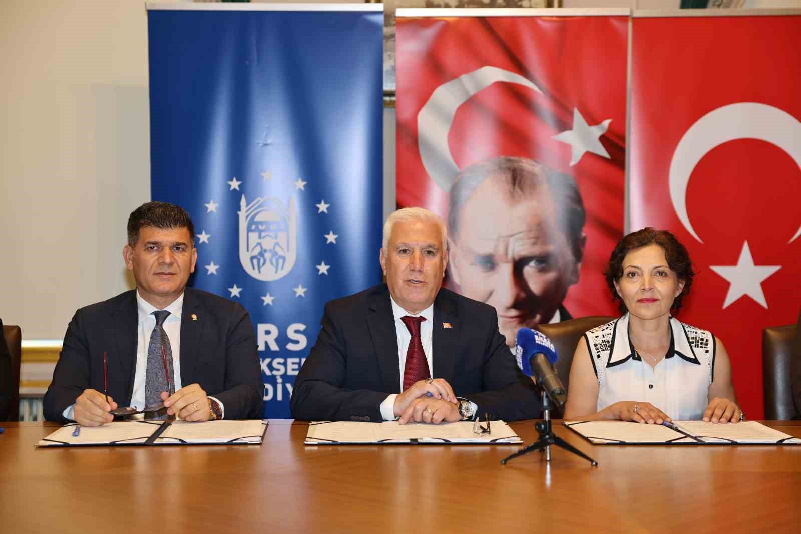 Büyükşehir’de toplu sözleşme için imzalar atıldı 