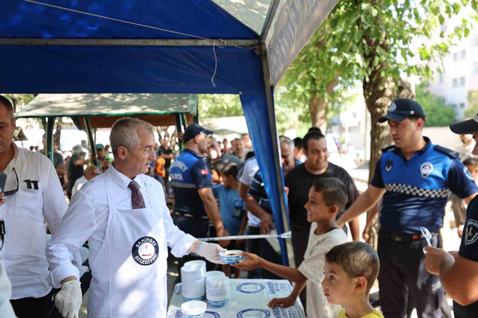 Şahinbey Belediyesi aşure geleneğini sürdürüyor 
