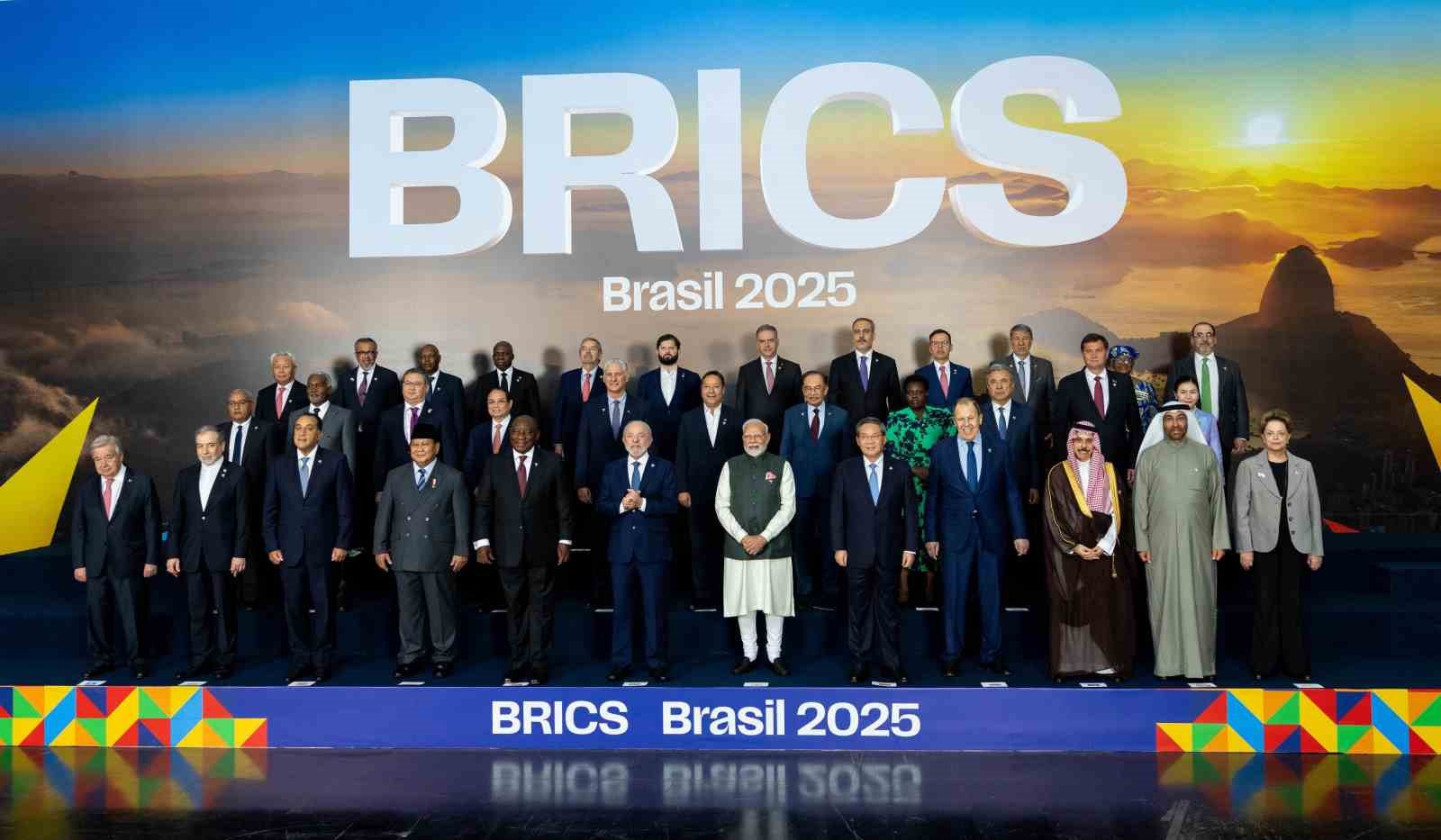 Bakan Fidan, BRICS Liderler Zirvesi’nde aile fotoğrafı çektirdi 