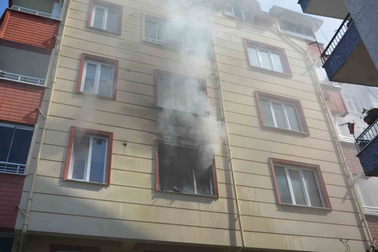 Çocukların oyunu faciaya dönüşüyordu: Yangında 2’si çocuk 6 kişi kurtarıldı 