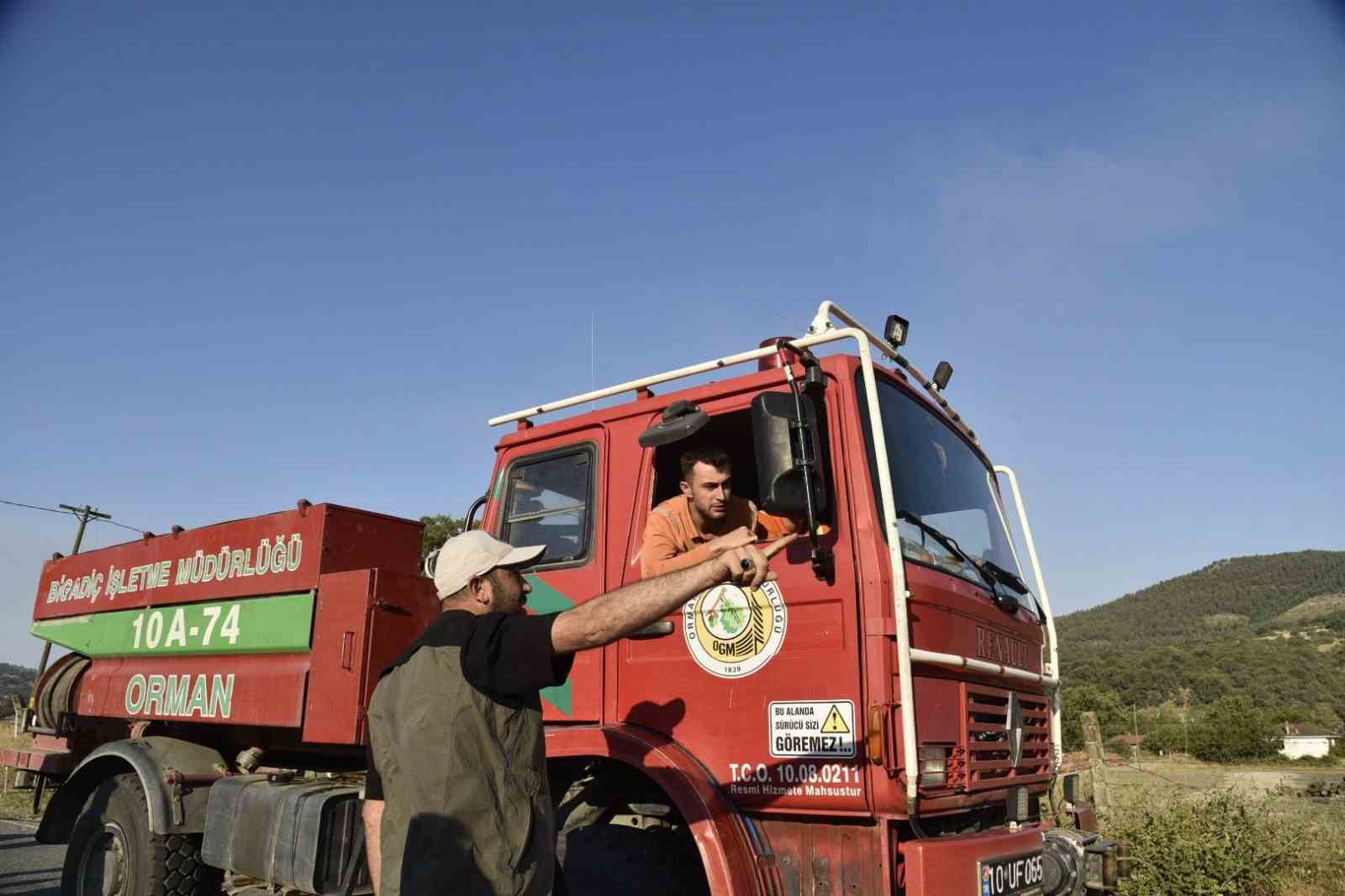Balıkesir’de yangına müdahale sürüyor 