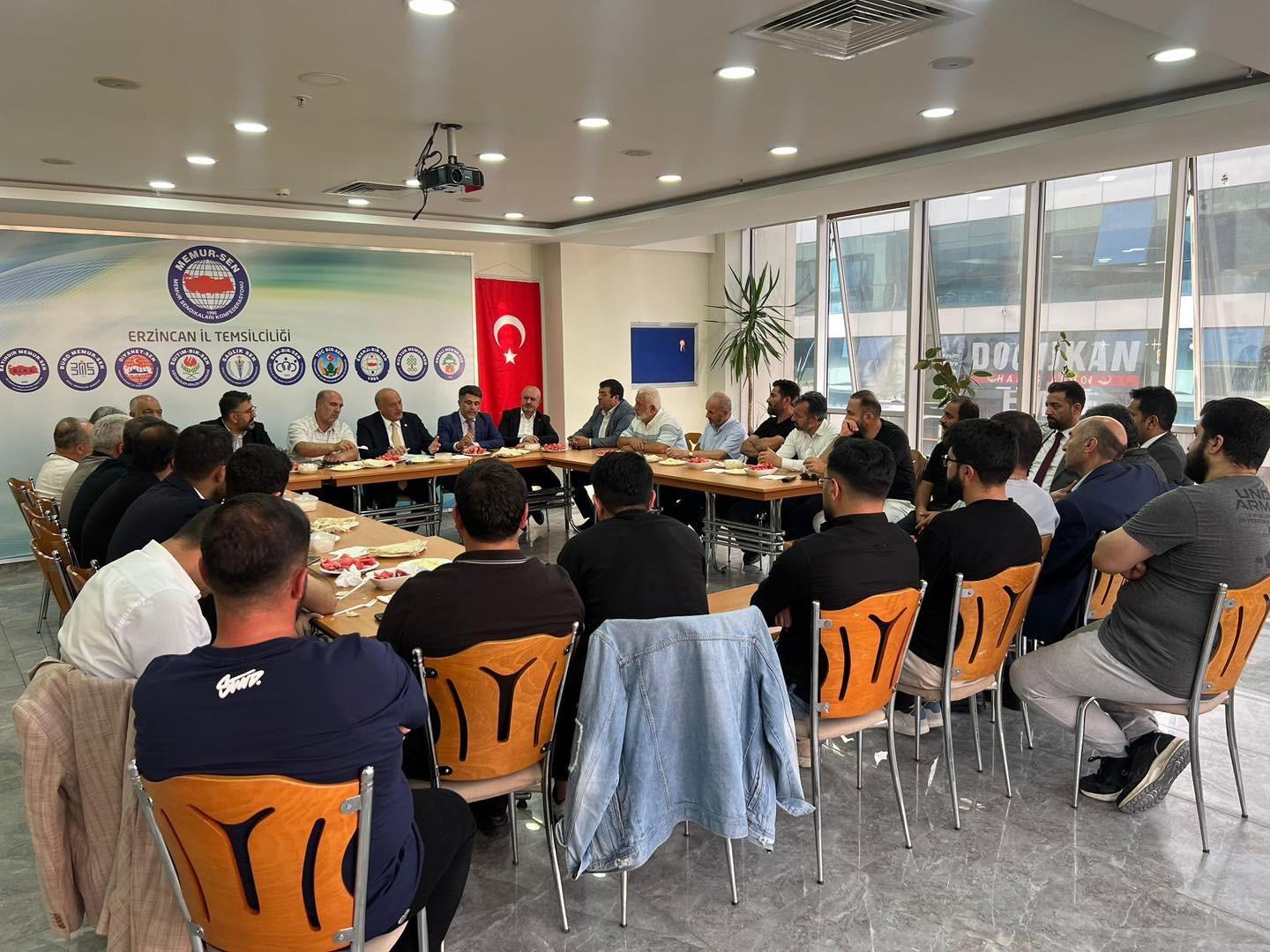 Milletvekili Karaman, STK temsilcileriyle görüştü 
